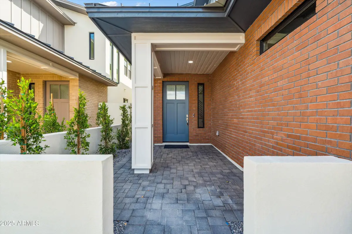 5533 E Earll Drive, Phoenix, AZ 85018 - Image #1