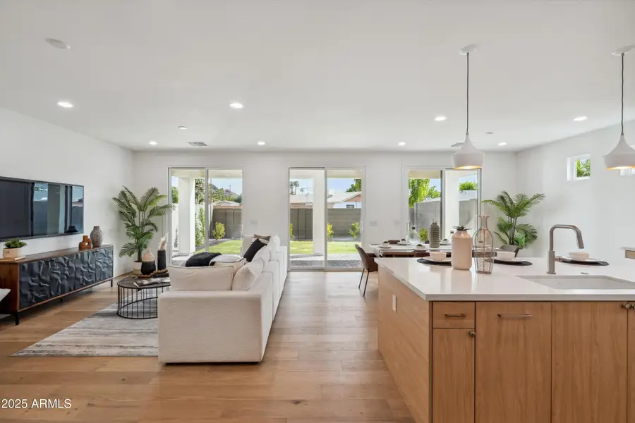 5533 E Earll Drive, Phoenix, AZ 85018 - Image #2