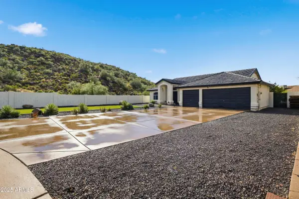 1840 N Rowen Circle, Mesa, AZ 85207