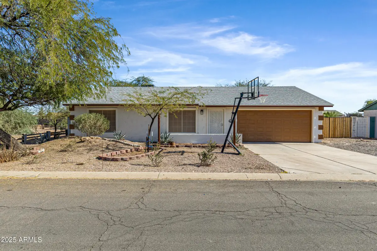 14075 S Avalon Road, Arizona City, AZ 85123 - Image #1