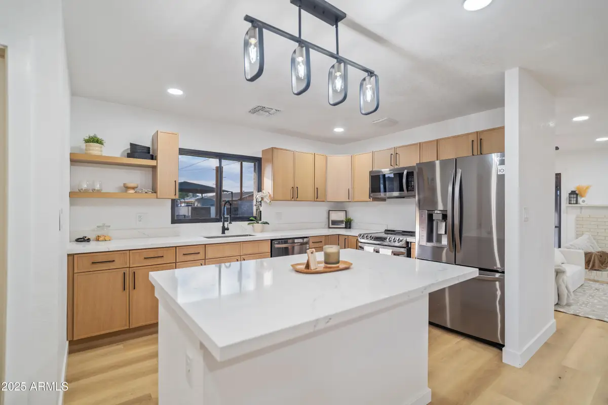 5528 N 39th Drive, Phoenix, AZ 85019 - Image #1