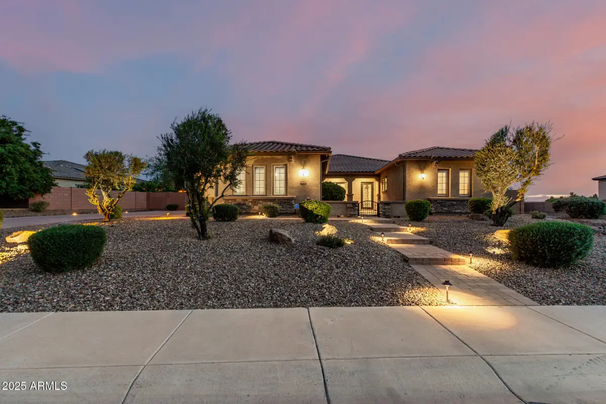8733 W Villa Lindo Drive, Peoria, AZ 85383 - Image #1