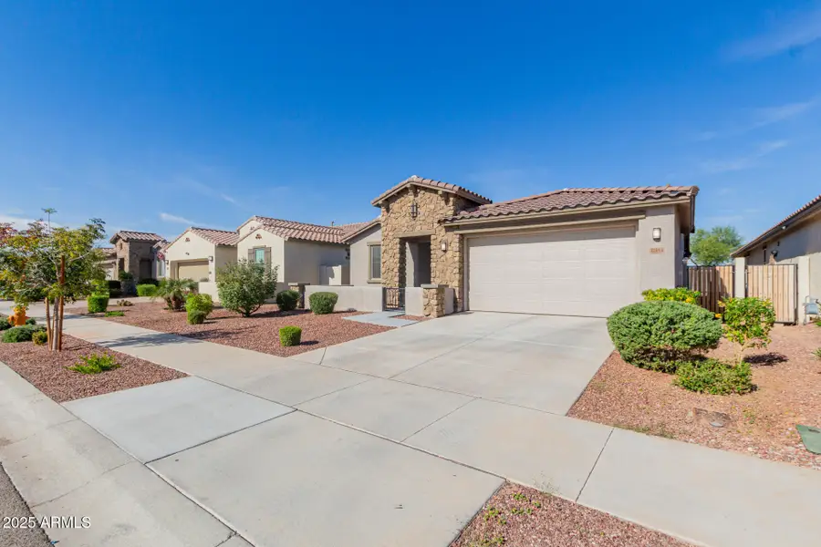 17454 W Larkspur Drive, Surprise, AZ 85388 - Image #3
