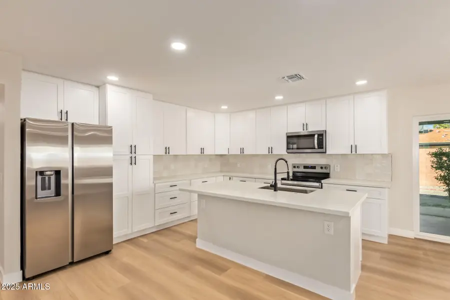 1014 E Concorda Drive, Tempe, AZ 85282 - Image #2