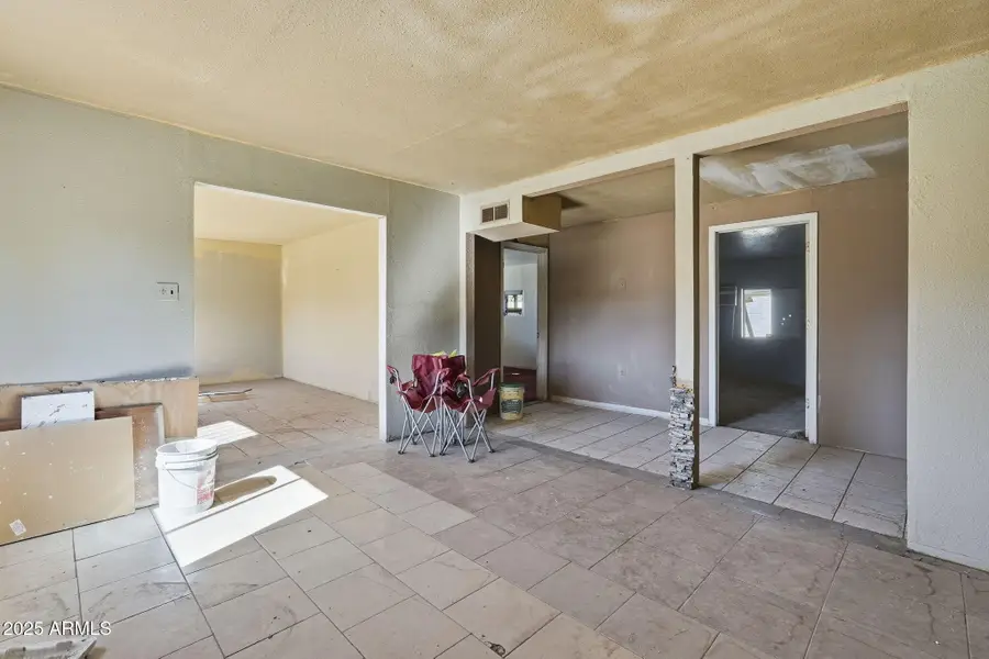 734 E Alta Vista Road, Phoenix, AZ 85042 - Image #3