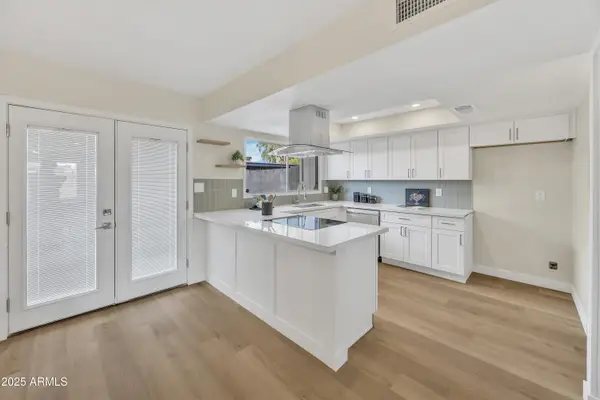 5449 W El Caminito Drive, Glendale, AZ 85302