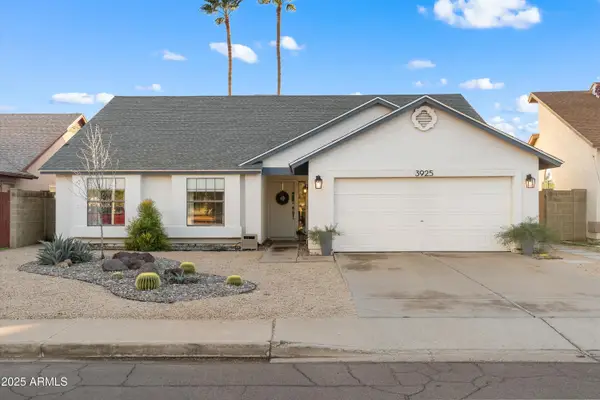 3925 E Monte Cristo Avenue, Phoenix, AZ 85032