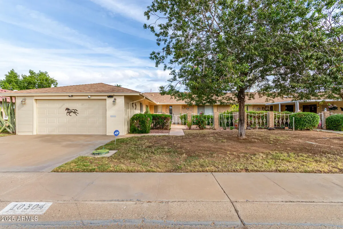 10304 W Kingswood Circle, Sun City, AZ 85351 - Image #1