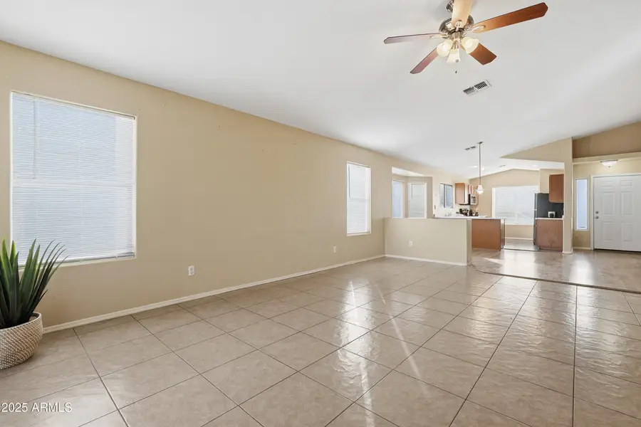 8132 W Hammond Lane, Phoenix, AZ 85043 - Image #2