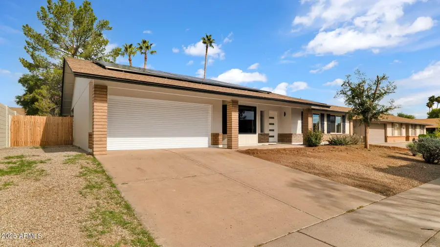 116 E Helena Drive, Phoenix, AZ 85022 - Image #2