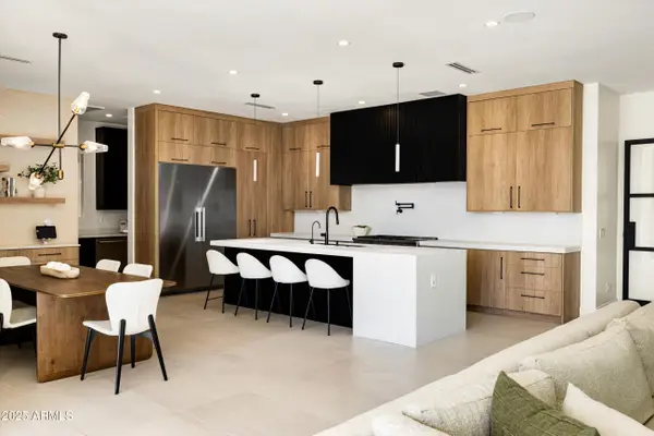 3721 E Piccadilly Road, Phoenix, AZ 85018