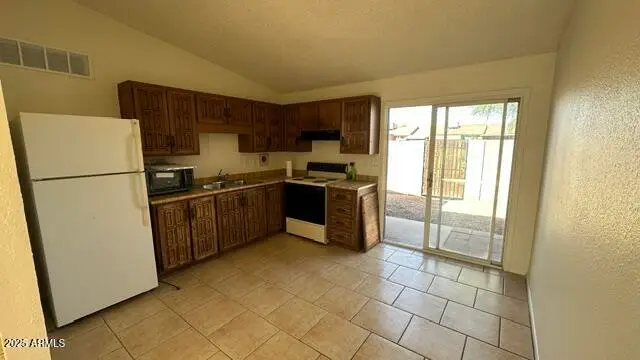 3645 N 69th Avenue #73, Phoenix, AZ 85033 - Image #2