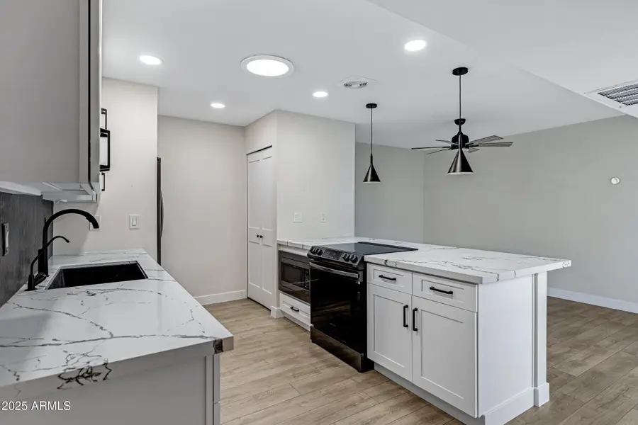 1627 E Newport Drive, Tempe, AZ 85282 - Image #2