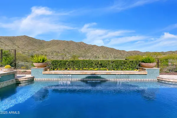 2424 W Shinnecock Court, Anthem, AZ 85086