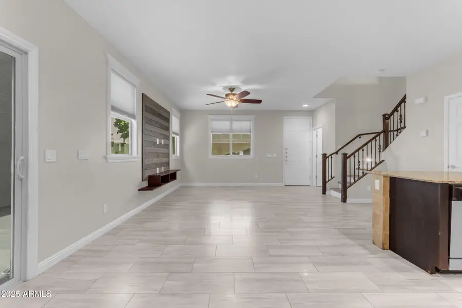 2452 N 73rd Lane, Phoenix, AZ 85035 - Image #3