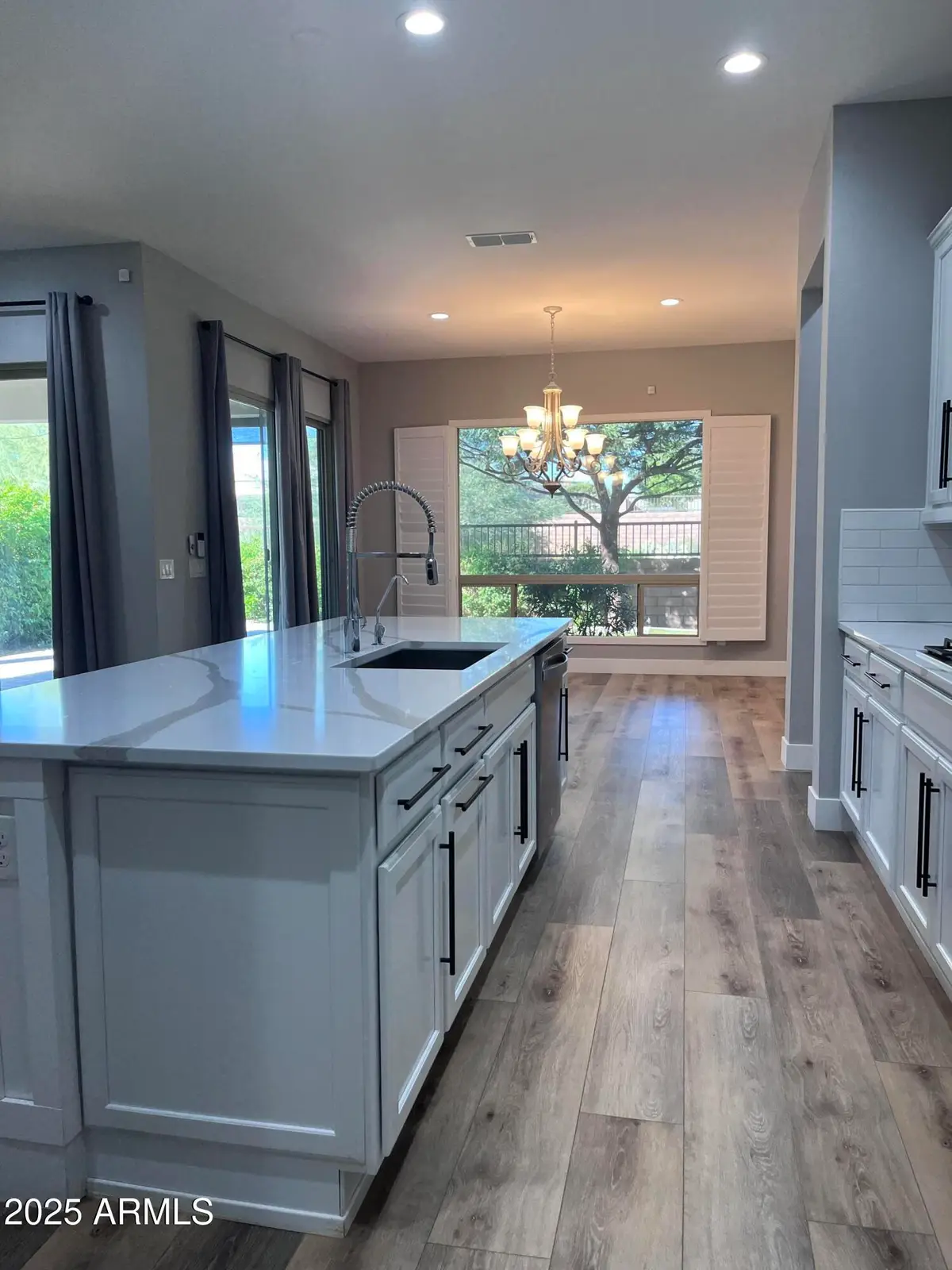 2852 E Robin Lane E, Phoenix, AZ 85050 - Image #1