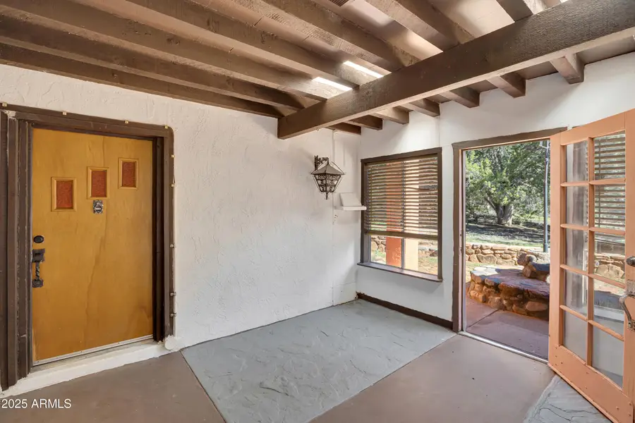 255 Quail Hollow Drive, Village Of Oak Creek Big Park, AZ 86351 - Image #2