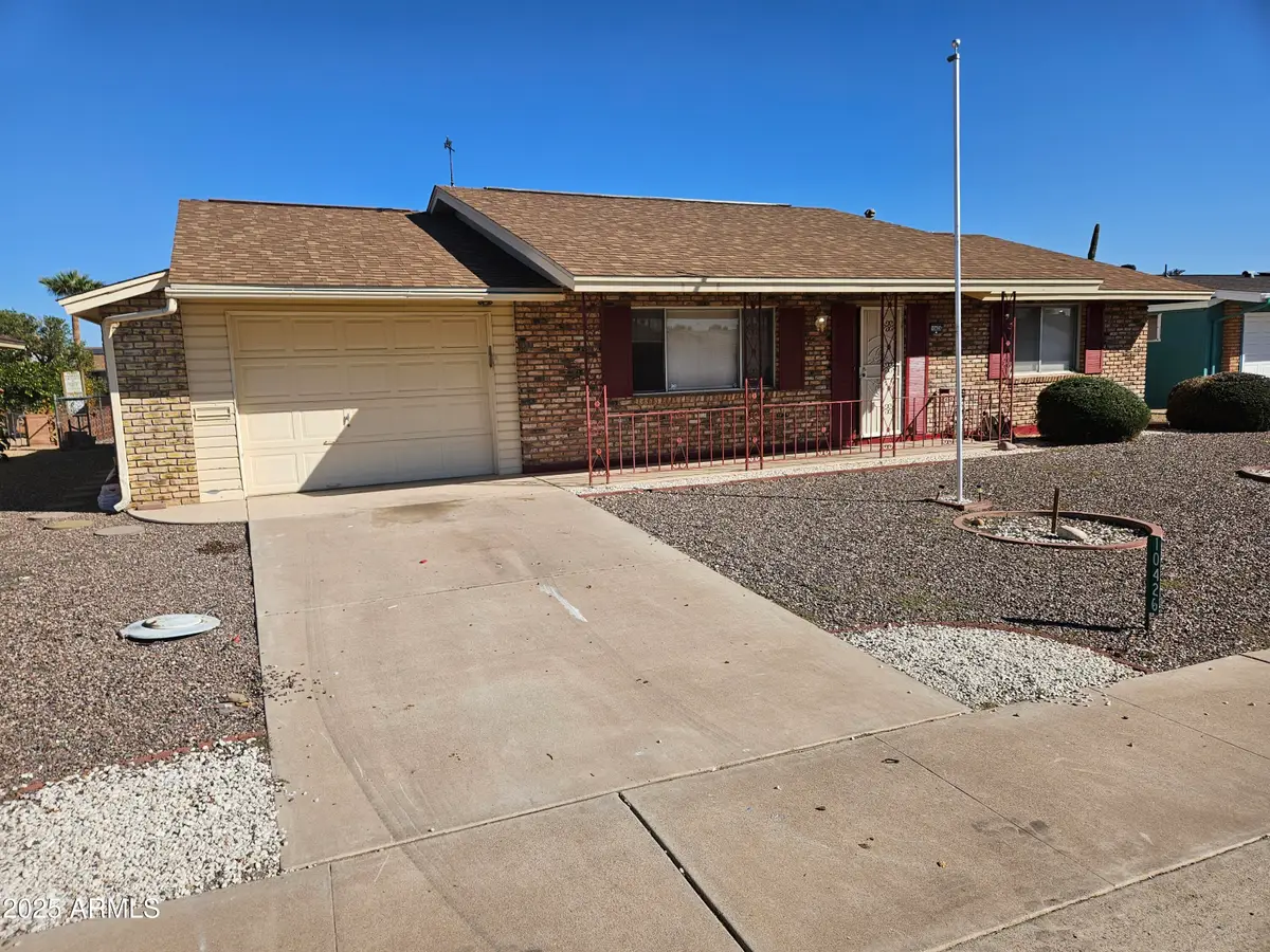 10426 W Cinnebar Avenue, Sun City, AZ 85351 - Image #1