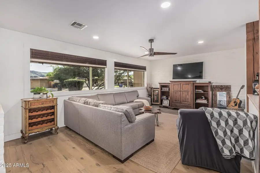 220 W Seminole Drive, Phoenix, AZ 85023 - Image #2