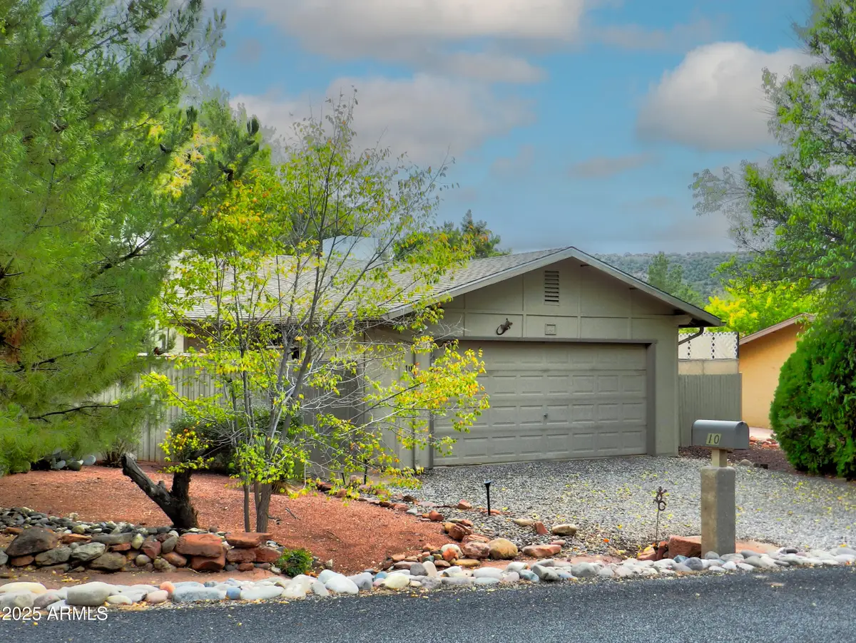 10 N Hummingbird Lane, Sedona, AZ 86336 - Image #1