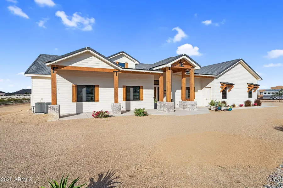 2304 W Silverdale Road, San Tan Valley, AZ 85144 - Image #2