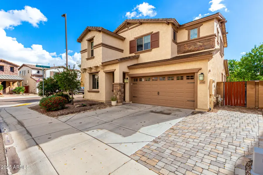 3247 E Ridgewood Lane, Gilbert, AZ 85298 - Image #2
