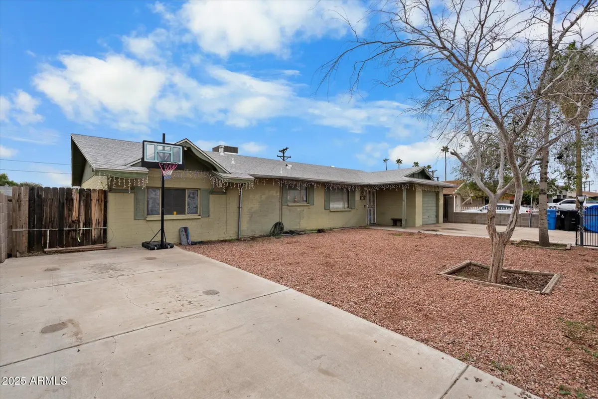 5423 W Earll Drive, Phoenix, AZ 85031 - Image #1