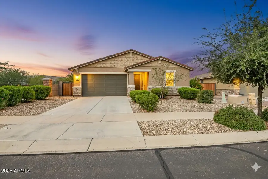 18812 W Mescal Street, Surprise, AZ 85388 - Image #2