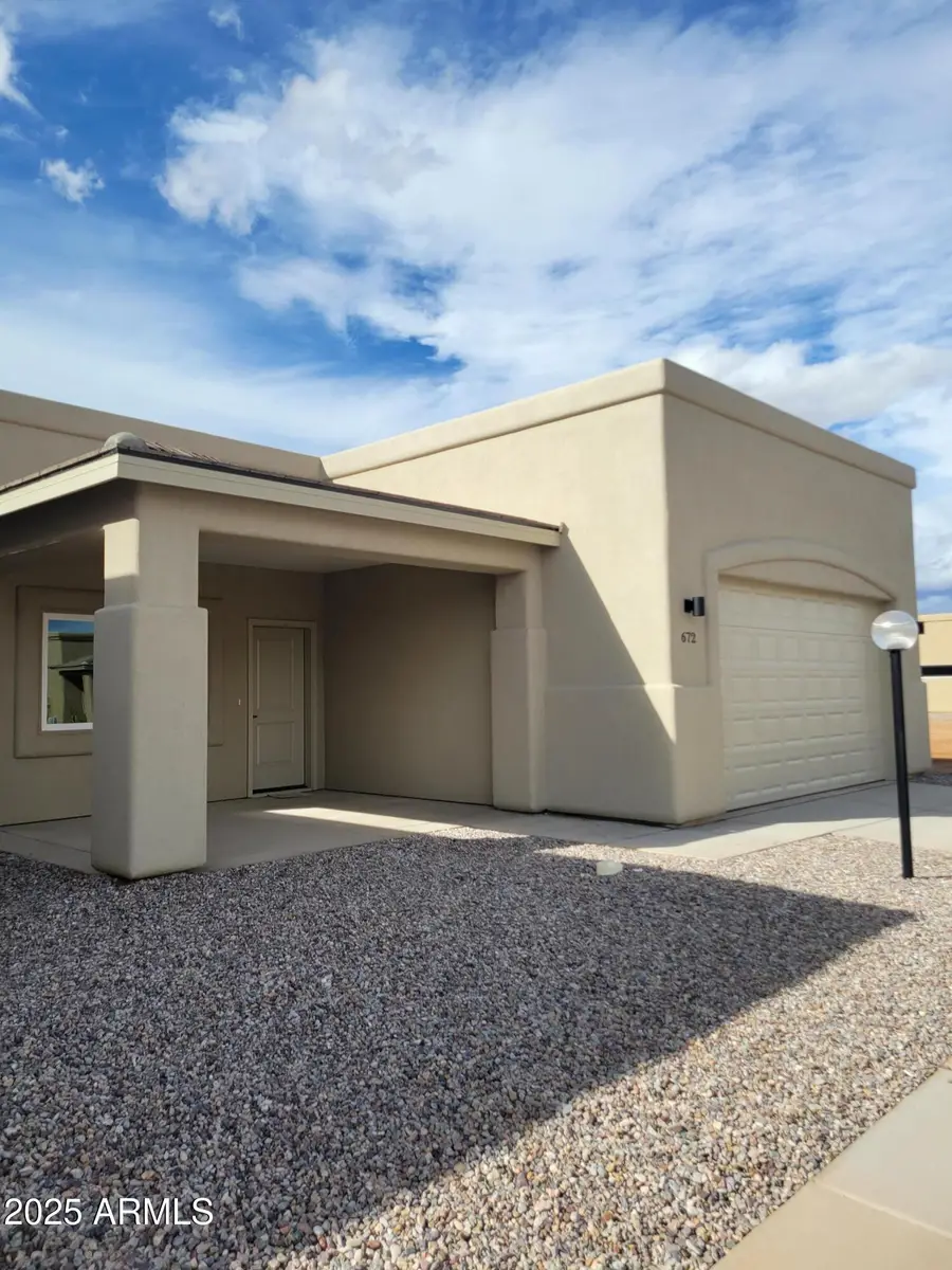 672 S Meadowood Lane, Sierra Vista, AZ 85635 - Image #2