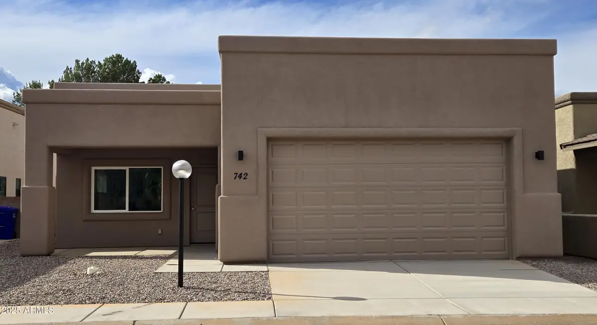 742 S Meadowood Lane, Sierra Vista, AZ 85635 - Image #1