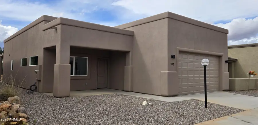 742 S Meadowood Lane, Sierra Vista, AZ 85635 - Image #2