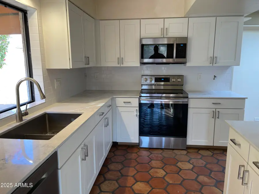 1927 E Linger Lane, Phoenix, AZ 85020 - Image #2