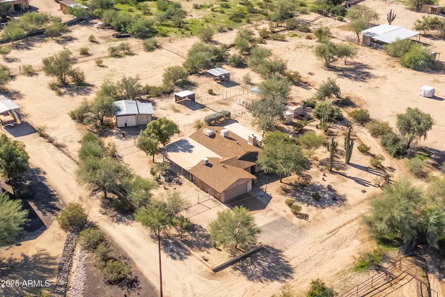 4231 E Quail Track Drive, Deer Valley, AZ 85331 - Image #2