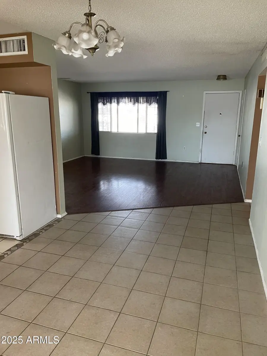 10201 W Caron Drive, Sun City, AZ 85351 - Image #2