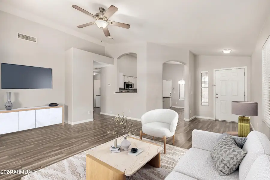 215 N Tiago Drive, Gilbert, AZ 85233 - Image #3