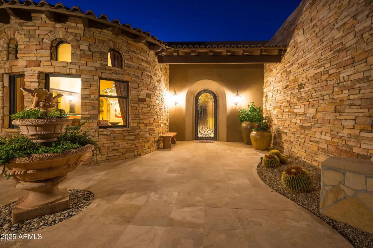 8300 E Dixileta Drive #225, Scottsdale, AZ 85266 - Image #1