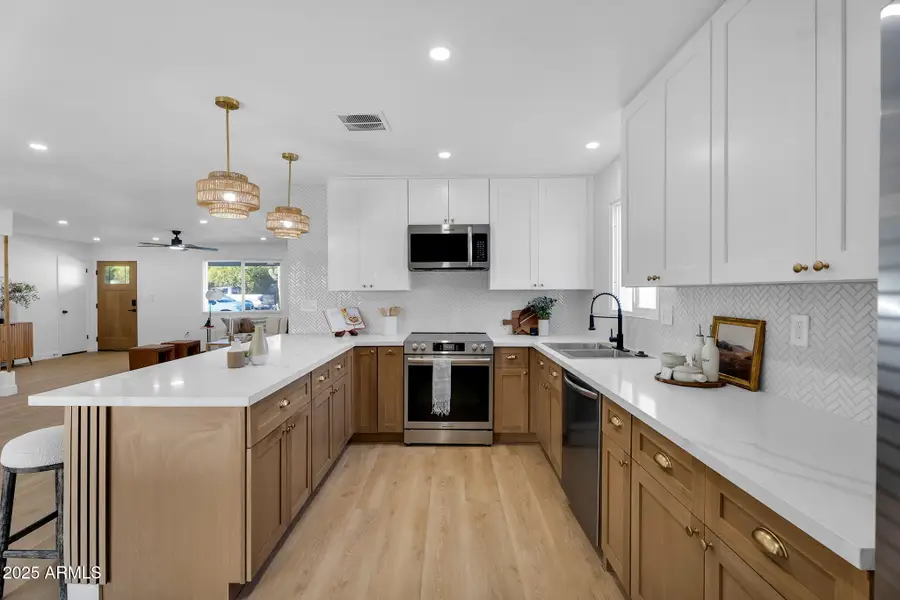 1037 E Lilac Drive, Tempe, AZ 85288 - Image #2