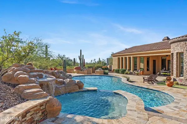 8461 E Red Hawk Circle, Mesa, AZ 85207