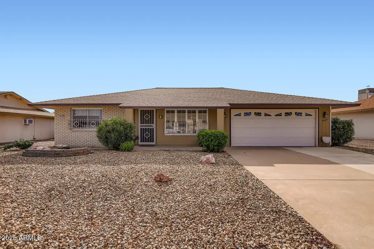 20025 N Willowcreek Circle, Sun City, AZ 85373 - Image #1