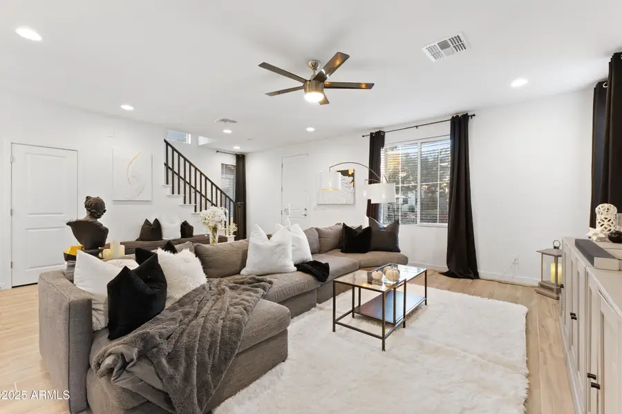 1943 W Lariat Lane, Deer Valley, AZ 85085 - Image #3