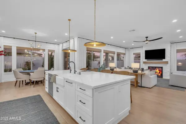 3690 E Canyon Way, Chandler, AZ 85249