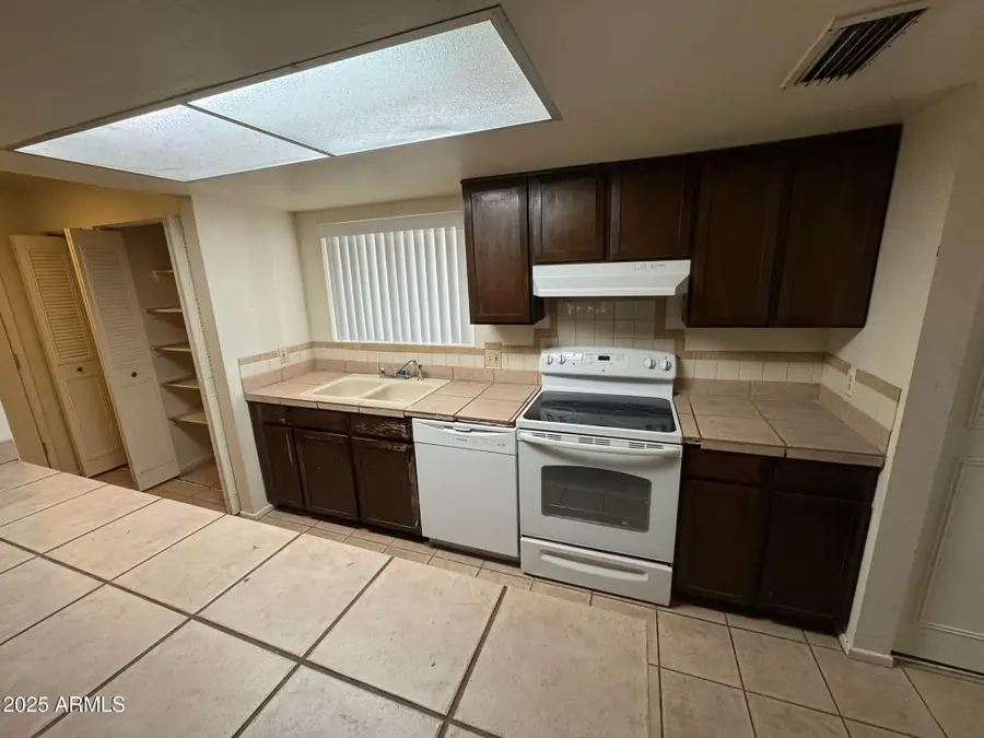 3734 W Becker Lane, Phoenix, AZ 85029 - Image #2