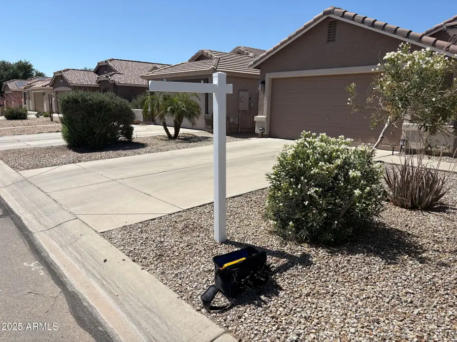 2738 E Silversmith Trail, San Tan Valley, AZ 85143 - Image #2