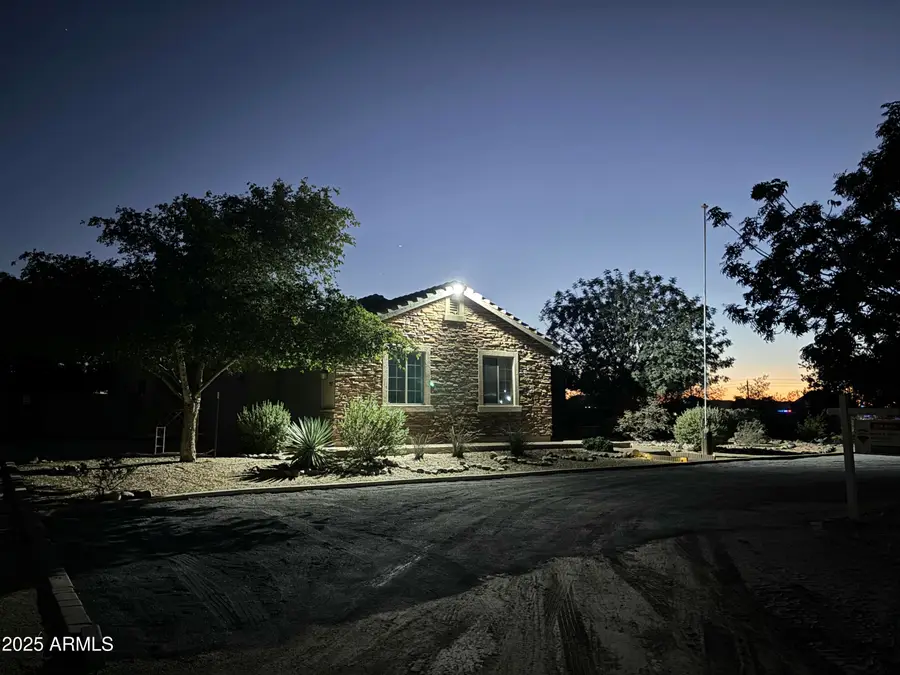 727 W Zion Lane, San Tan Valley, AZ 85143 - Image #2