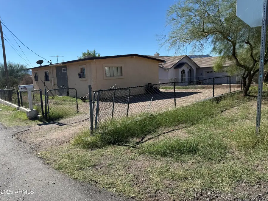 48 N Stansberry Avenue, Superior, AZ 85173 - Image #3