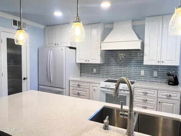 3602 W Frier Drive, Phoenix, AZ 85051