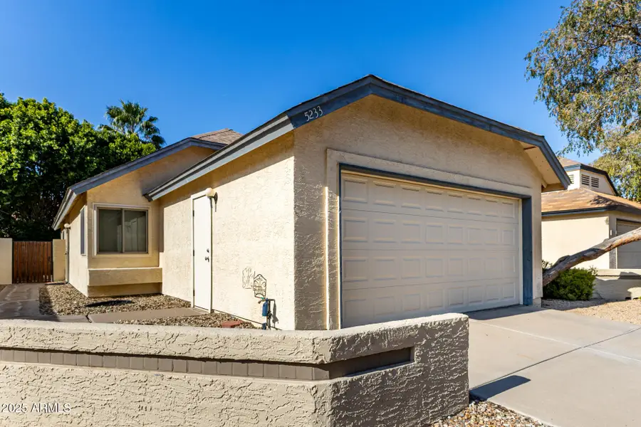 5233 W Jupiter Way N, Chandler, AZ 85226 - Image #2