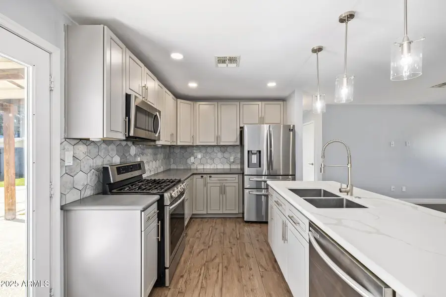 2439 E Minnezona Avenue, Phoenix, AZ 85016 - Image #3