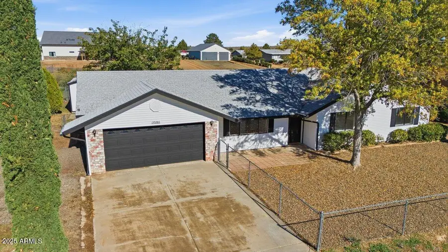 20286 E Prickly Pear Drive, Cordes Lakes, AZ 86333 - Image #2