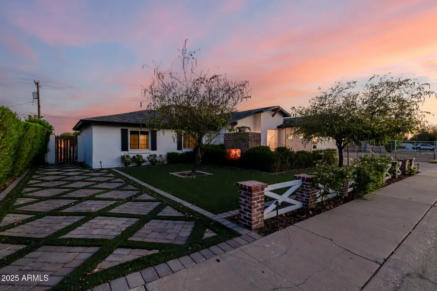 4021 E Glenrosa Avenue, Phoenix, AZ 85018 - Image #2